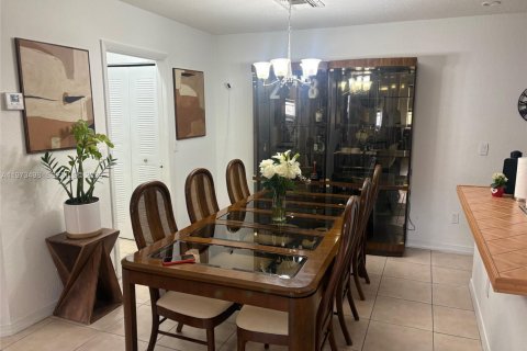 Купить таунхаус в Хайалиа, Флорида 1 спальня, 72.65м2, № 2036600 - фото 5