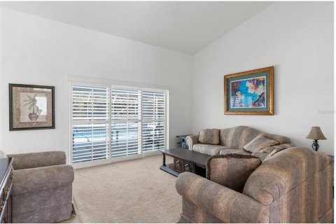 House in Spring Hill, Florida 4 bedrooms, 223.8 sq.m. № 1732581 - photo 6