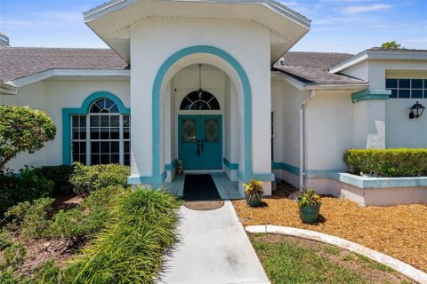 House in Spring Hill, Florida 4 bedrooms, 223.8 sq.m. № 1732581 - photo 4