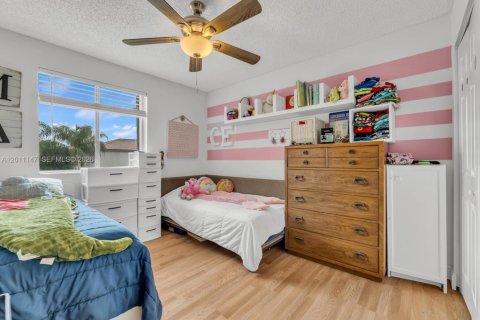 Townhouse in Miami, Florida 3 bedrooms, 152.73 sq.m. № 2075058 - photo 25