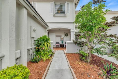 Townhouse in Miami, Florida 3 bedrooms, 152.73 sq.m. № 2075058 - photo 3