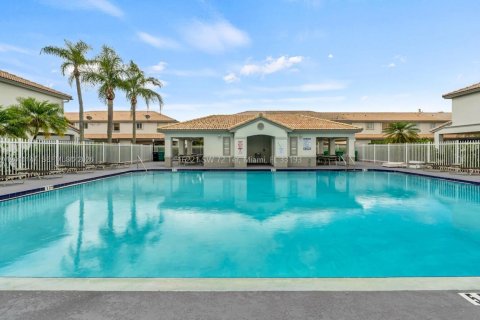 Townhouse in Miami, Florida 3 bedrooms, 152.73 sq.m. № 2075058 - photo 28