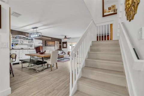 Townhouse in Miami, Florida 3 bedrooms, 152.73 sq.m. № 2075058 - photo 18