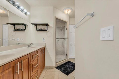 Townhouse in Miami, Florida 3 bedrooms, 152.73 sq.m. № 2075058 - photo 22