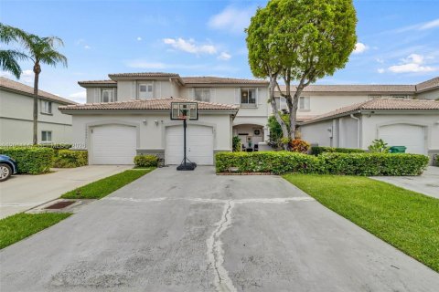 Townhouse in Miami, Florida 3 bedrooms, 152.73 sq.m. № 2075058 - photo 2