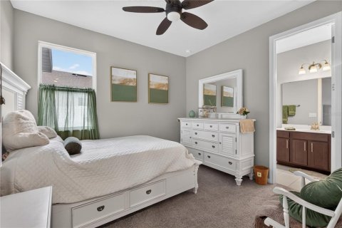 House in Tavares, Florida 4 bedrooms, 190.73 sq.m. № 2230560 - photo 25