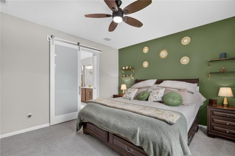 House in Tavares, Florida 4 bedrooms, 190.73 sq.m. № 2230560 - photo 13