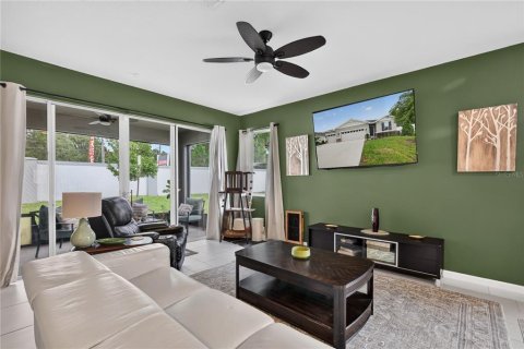 House in Tavares, Florida 4 bedrooms, 190.73 sq.m. № 2230560 - photo 11