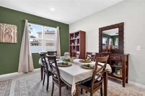 House in Tavares, Florida 4 bedrooms, 190.73 sq.m. № 2230560 - photo 8