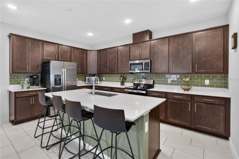 House in Tavares, Florida 4 bedrooms, 190.73 sq.m. № 2230560 - photo 7