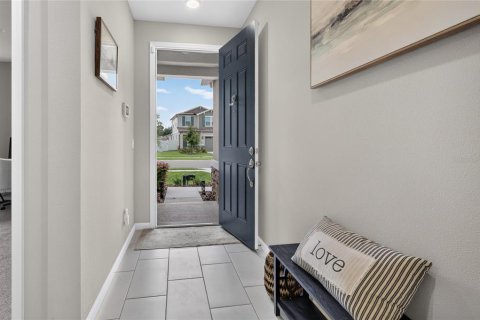 House in Tavares, Florida 4 bedrooms, 190.73 sq.m. № 2230560 - photo 3