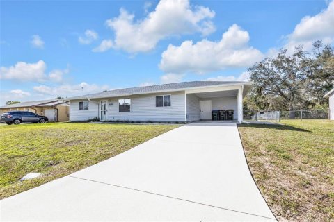 Villa ou maison à vendre à North Port, Floride: 2 chambres, 93.65 m2 № 1563757 - photo 4