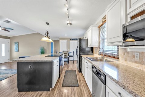 Villa ou maison à vendre à North Port, Floride: 2 chambres, 93.65 m2 № 1563757 - photo 18