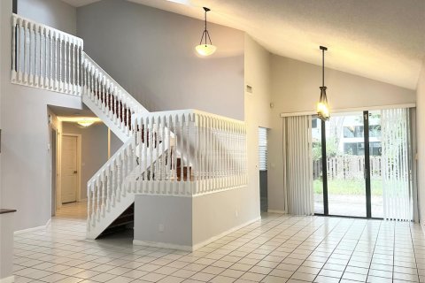 House in Plantation, Florida 3 bedrooms, 195.93 sq.m. № 2085755 - photo 4