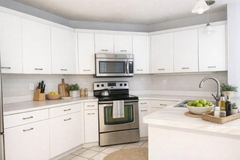 House in Plantation, Florida 3 bedrooms, 195.93 sq.m. № 2085755 - photo 2
