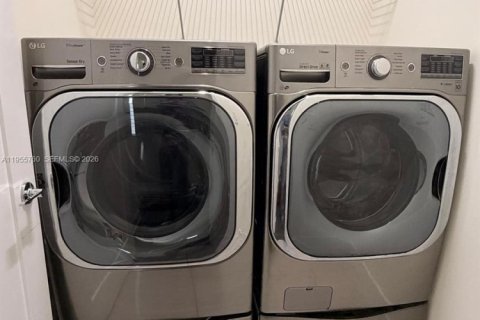 Adosado en venta en Doral, Florida, 3 dormitorios, 179.49 m2 № 2022204 - foto 20