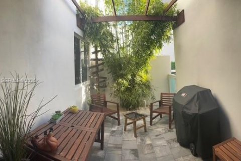 Adosado en venta en Doral, Florida, 3 dormitorios, 179.49 m2 № 2022204 - foto 26