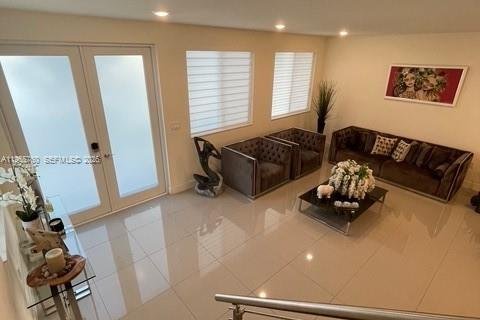 Adosado en venta en Doral, Florida, 3 dormitorios, 179.49 m2 № 2022204 - foto 6