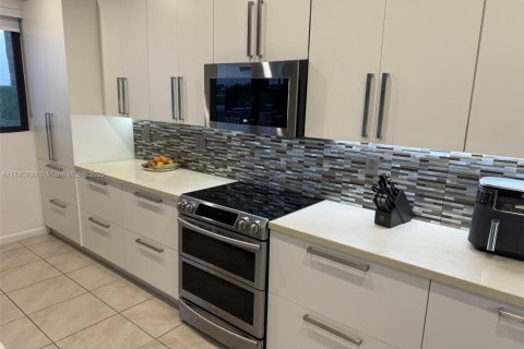 House in Homestead, Florida 5 bedrooms, 264.4 sq.m. № 1748946 - photo 6