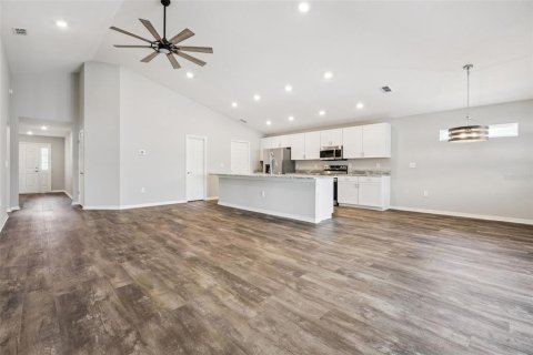 House in Polk City, Florida 3 bedrooms, 190.73 sq.m. № 2396468 - photo 15