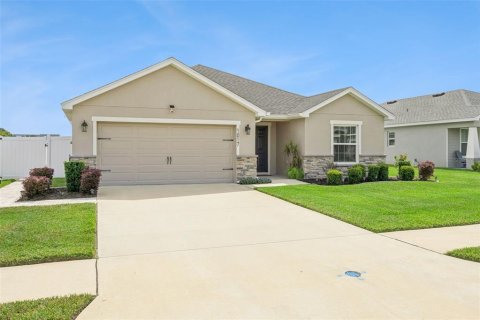 House in Polk City, Florida 3 bedrooms, 190.73 sq.m. № 2396468 - photo 2
