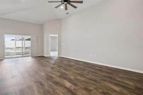 House in Polk City, Florida 3 bedrooms, 190.73 sq.m. № 2396468 - photo 11