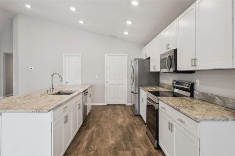 House in Polk City, Florida 3 bedrooms, 190.73 sq.m. № 2396468 - photo 21
