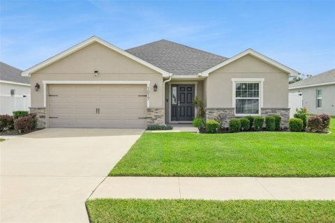House in Polk City, Florida 3 bedrooms, 190.73 sq.m. № 2396468