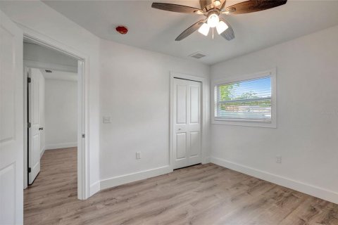 House in Tampa, Florida 3 bedrooms, 116.22 sq.m. № 2151098 - photo 9