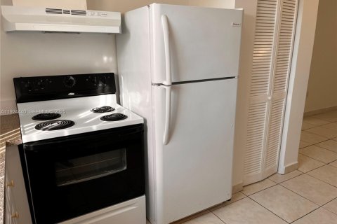 Appartement à louer à Miami, Floride: 2 chambres, 1707.17 m2 № 1982751 - photo 8