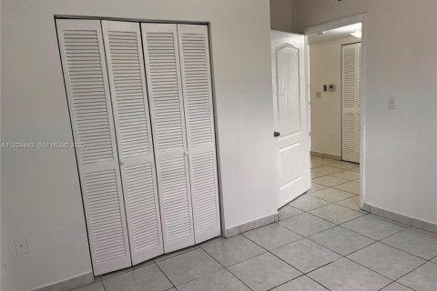 Appartement à louer à Miami, Floride: 2 chambres, 1707.17 m2 № 1982751 - photo 23