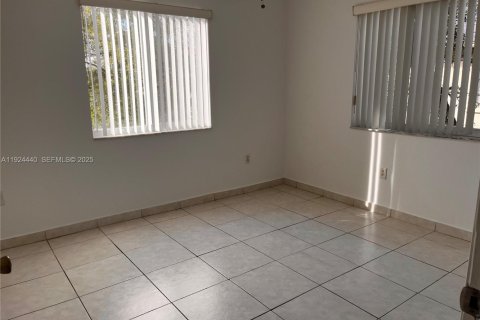 Appartement à louer à Miami, Floride: 2 chambres, 1707.17 m2 № 1982751 - photo 17