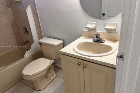 Appartement à louer à Miami, Floride: 2 chambres, 1707.17 m2 № 1982751 - photo 13