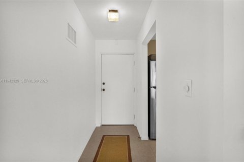 Copropriété à vendre à Fort Lauderdale, Floride: 2 chambres, 118.91 m2 № 1999204 - photo 18