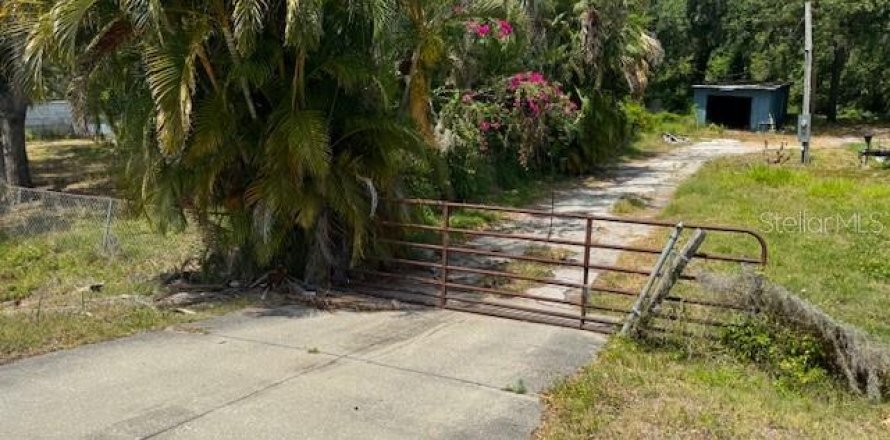 Land in Gibsonton, Florida № 1685112