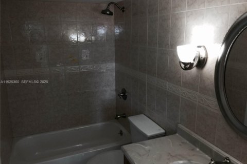 Купить кондоминиум в Хайалиа, Флорида 2 спальни, 95.13м2, № 1984358 - фото 16