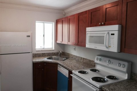 Кондоминиум с 2 спальнями в Хайалиа, Флорида № 1984358