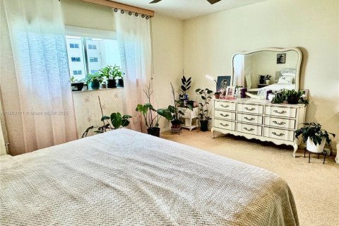 Copropriété à vendre à Hallandale Beach, Floride: 1 chambre, 78.69 m2 № 1942968 - photo 7