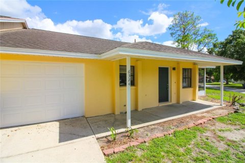Apartamento en alquiler en Lakeland, Florida, 3 dormitorios, 127.09 m2 № 1880533 - foto 2