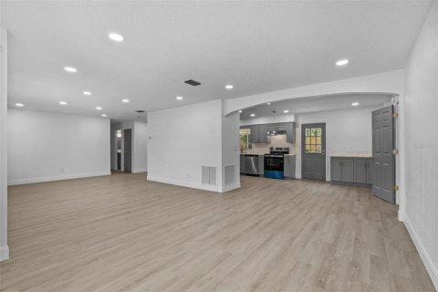 Casa en venta en Dade City, Florida, 3 dormitorios, 142.33 m2 № 1913136 - foto 11