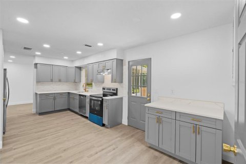 Casa en venta en Dade City, Florida, 3 dormitorios, 142.33 m2 № 1913136 - foto 13