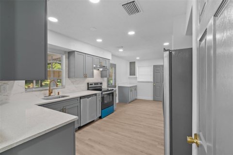 Casa en venta en Dade City, Florida, 3 dormitorios, 142.33 m2 № 1913136 - foto 15