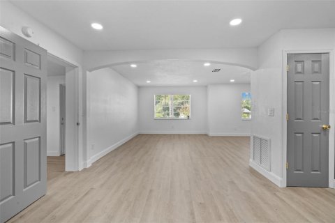 Casa en venta en Dade City, Florida, 3 dormitorios, 142.33 m2 № 1913136 - foto 12