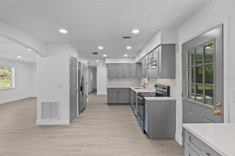 Casa en venta en Dade City, Florida, 3 dormitorios, 142.33 m2 № 1913136 - foto 14