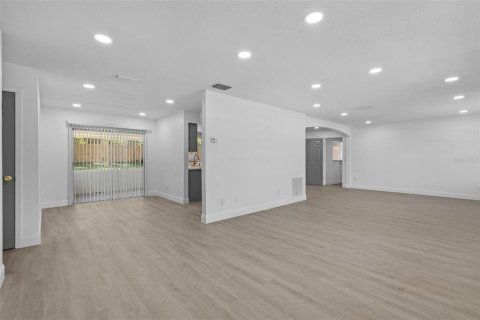 Casa en venta en Dade City, Florida, 3 dormitorios, 142.33 m2 № 1913136 - foto 8