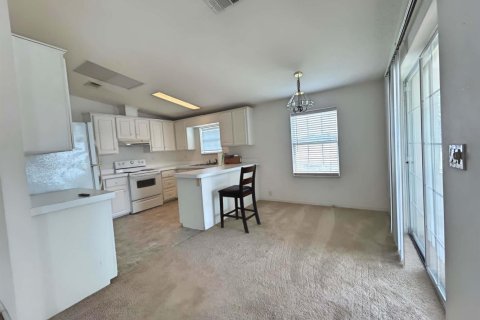 Apartment in Moore Haven, Florida 3 bedrooms, 109.62 sq.m. № 2172336 - photo 8