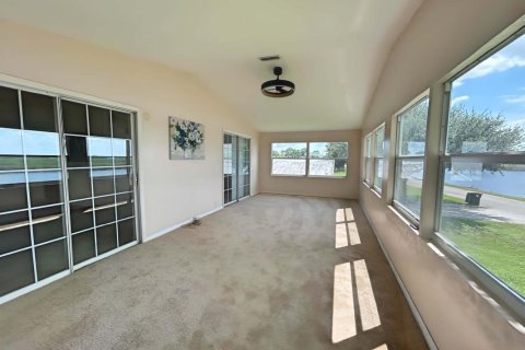 Apartment in Moore Haven, Florida 3 bedrooms, 109.62 sq.m. № 2172336 - photo 5