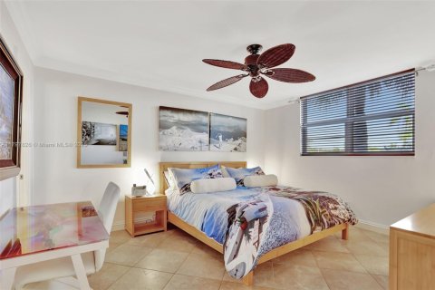 Condo in Pompano Beach, Florida, 2 bedrooms  № 1939843 - photo 14