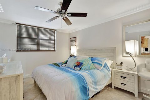 Condo in Pompano Beach, Florida, 2 bedrooms  № 1939843 - photo 20