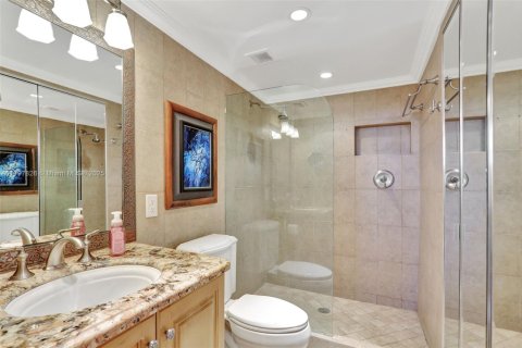 Condo in Pompano Beach, Florida, 2 bedrooms  № 1939843 - photo 18